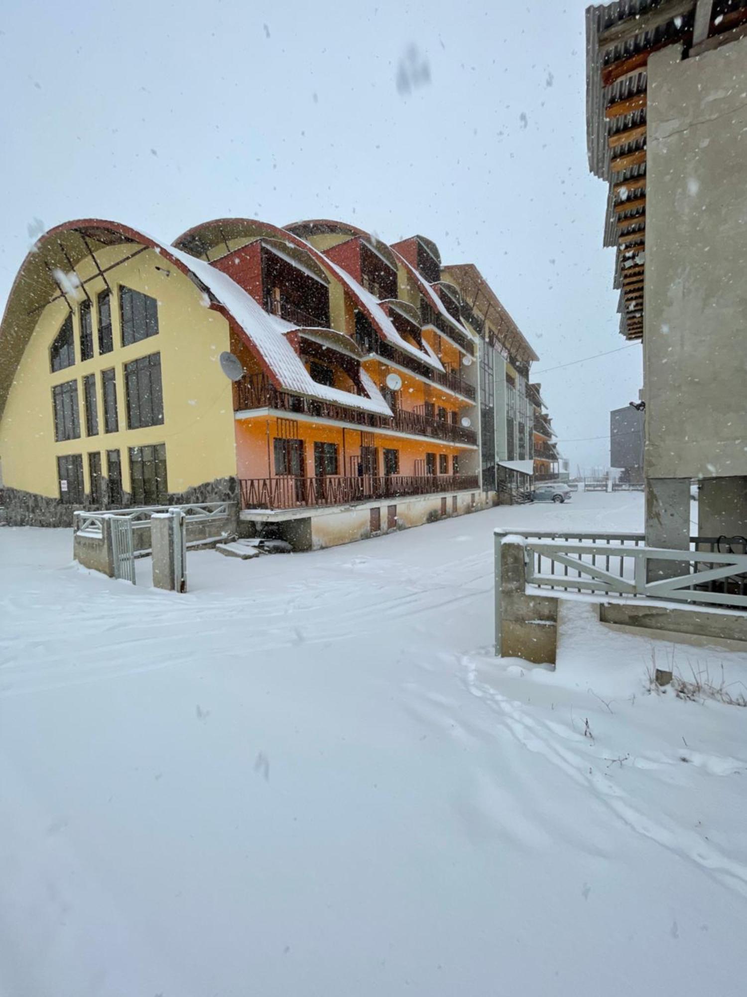 Apartment In Hotel Snow Plaza Bakuriani Dış mekan fotoğraf